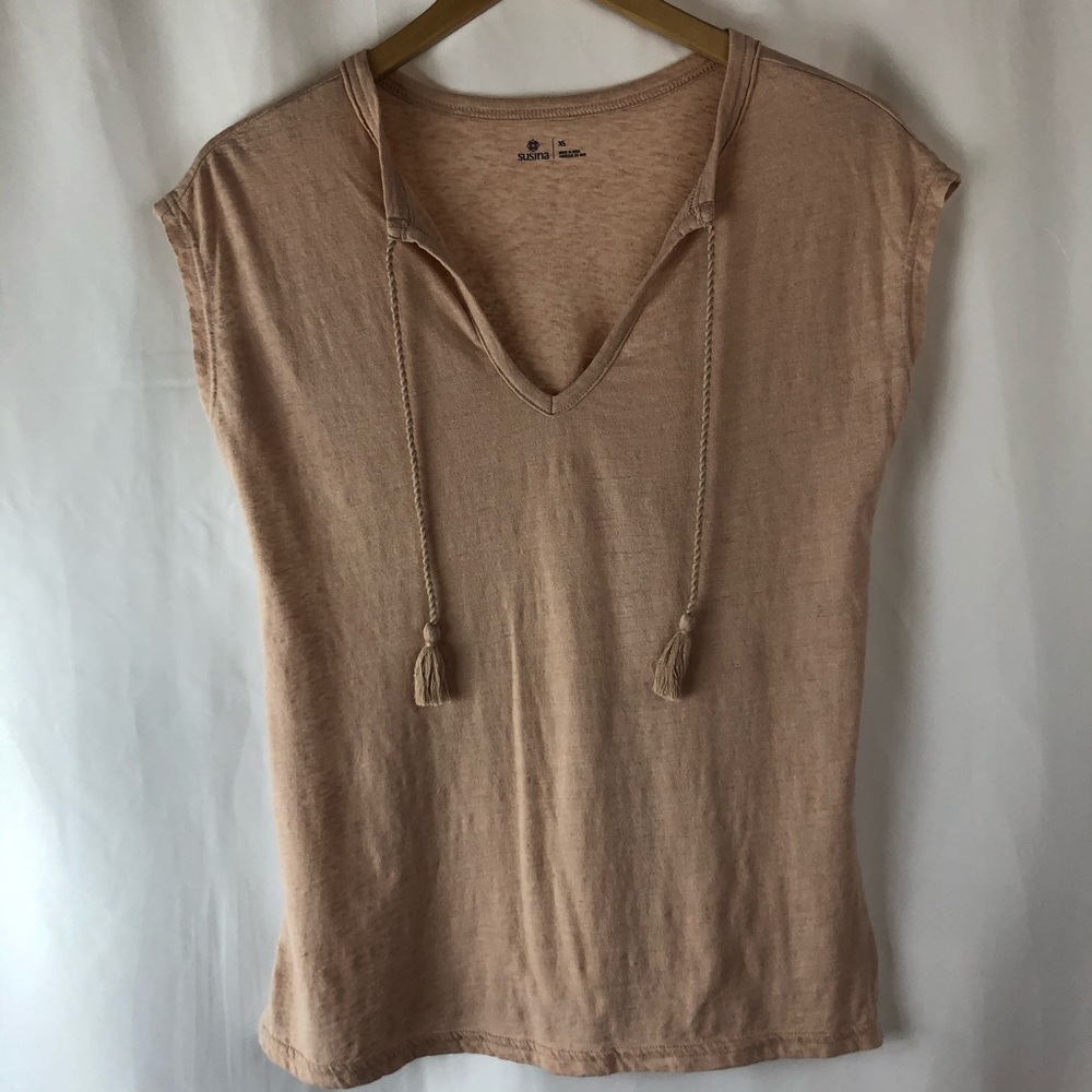 Susina cap sleeve VNeck tie front with tassel